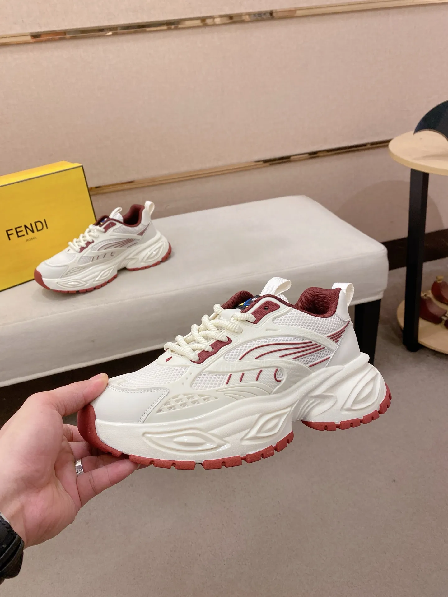Men's shoes 💰 462💰 (fendi) New style 👊🏻 upper 🇮🇹 imported cowhide fabric 🇩🇪 lining imported sheepskin lining. The original outsole is molded to highlight the identity of every man, and the upper foot is elegant and stable🚶🏻🚶🏻The high-end custom counters reproduce the original version📯No matter the wind or rain, the shoe last remains unchanged and can withstand the verification of time🔍️,🔵 Size: 38-44